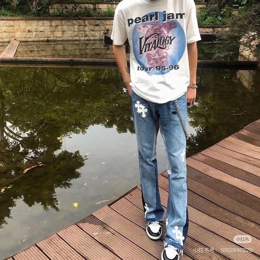 #8116 P260💰 Independent GALLERY DEPT. Vintage spliced cross loose washed flared jeans - truly restore the ultimate texture of Vintage - original hardware accessories, washed and other elevators, QR code analysis are all purchased from the original factory, high degree of restoration, welcome to compare with certain products ~ - three-dimensional version, loose and comfortable, not picky about the figure, taller and slimmer, factory Seiko, original quality control, same style for men and women, can be matched with couples, versatile recommendation, must-have jeans for all seasons -Size: 28 30 32 34 36